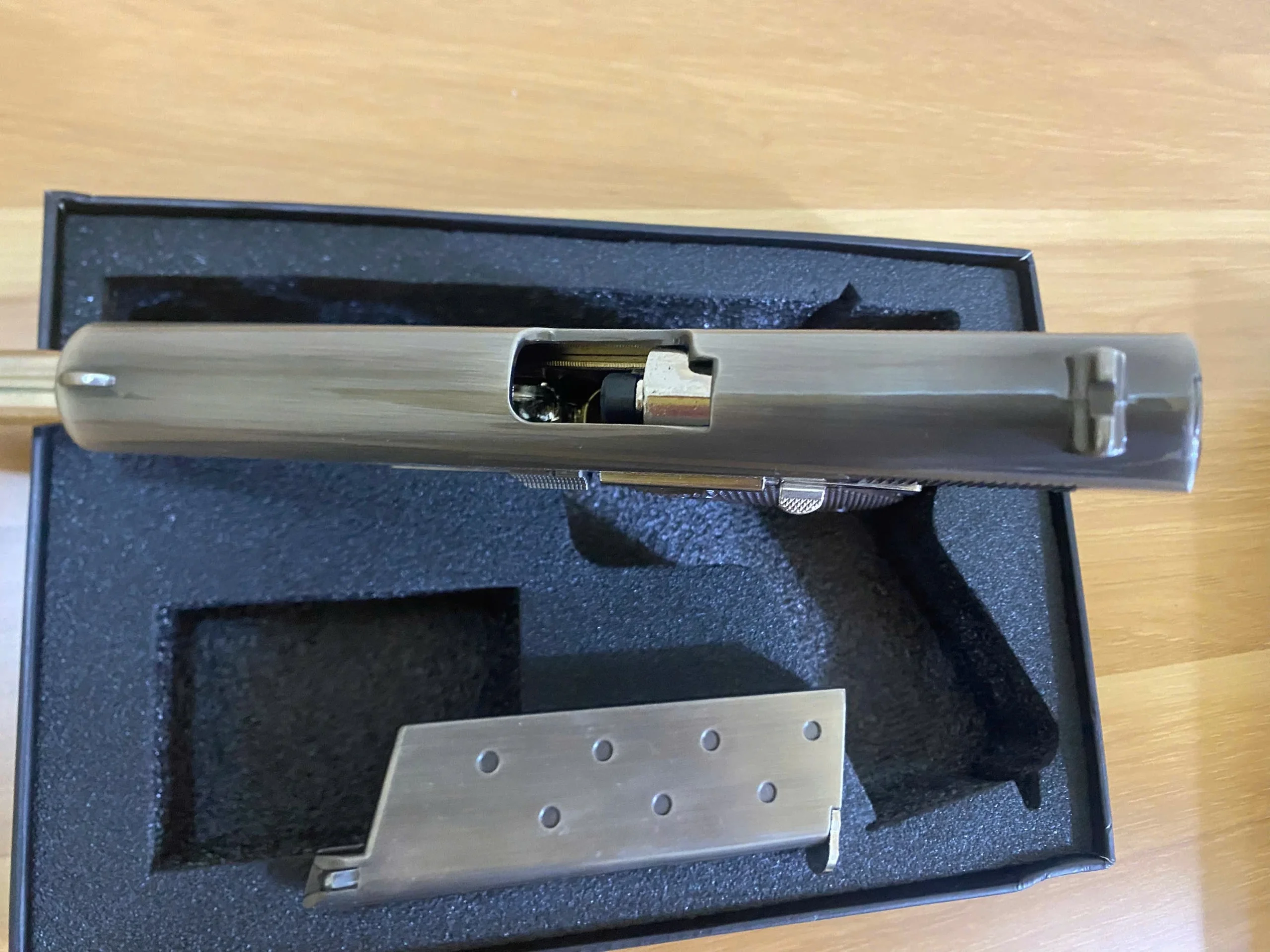 Mô hình Súng Kim Loại M1911 MÀU BẠC – AQK , đạn nhựa 6mm / cắc bụp , tỷ lệ 1 : 1 - Ảnh 3